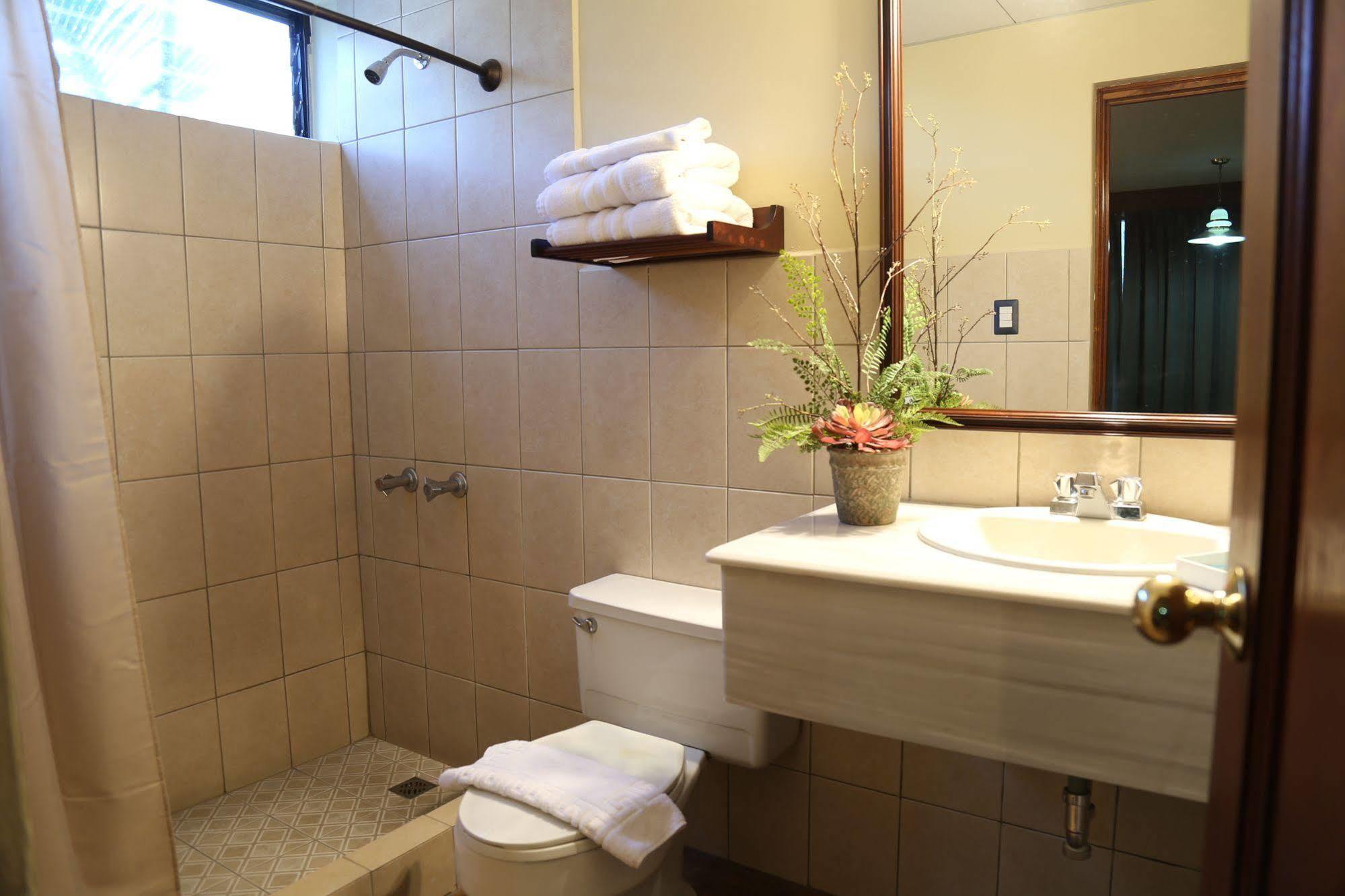 Hotel Residencia Del Sol Guatemala Dış mekan fotoğraf